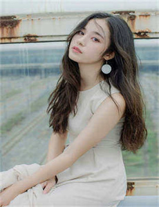 麻豆果冻传媒一卡二卡-女王虐脚奴